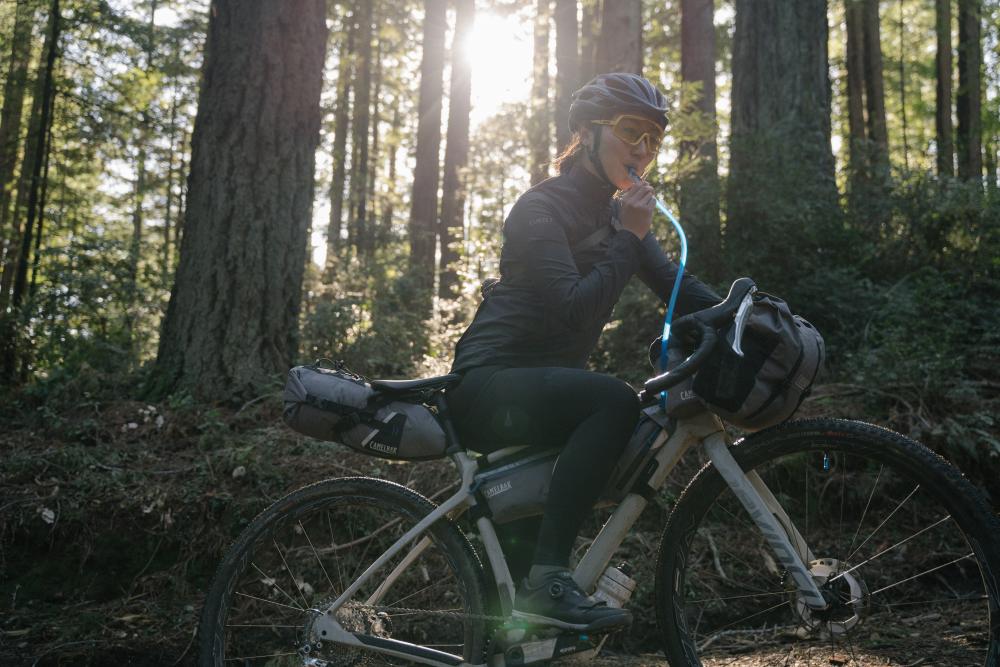  CamelBak M.U.L.E. On-Bike, la linea bikepacking con sistema d'idratazione integrato